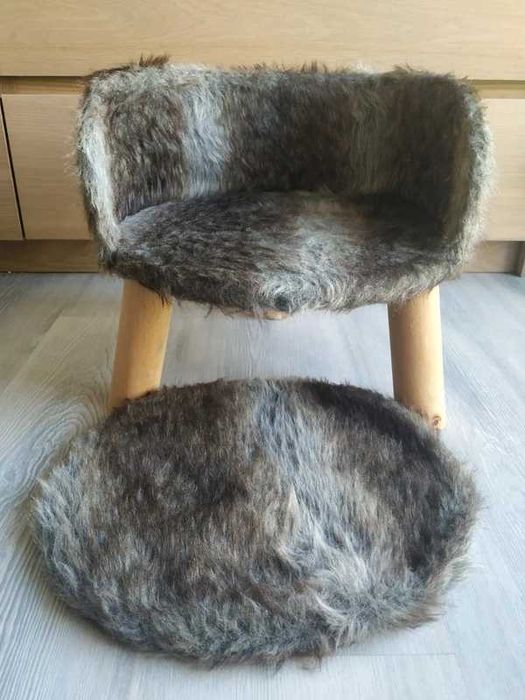 Cama estilo cadeira, gatos ou cães pequenos, como nova