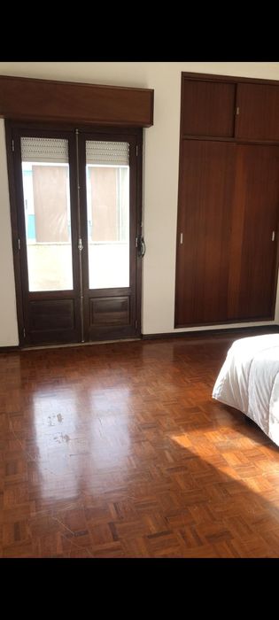 Quarto casal sem caução Venda Nova ( amadora )