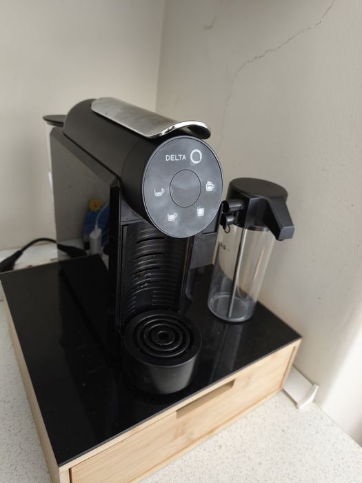 Máquina de café Delta Q (com leite)