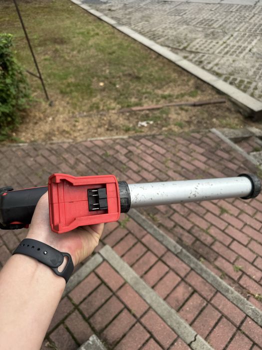 Wyciskarka do silikonu milwaukee 18v 600ml używana sprawna