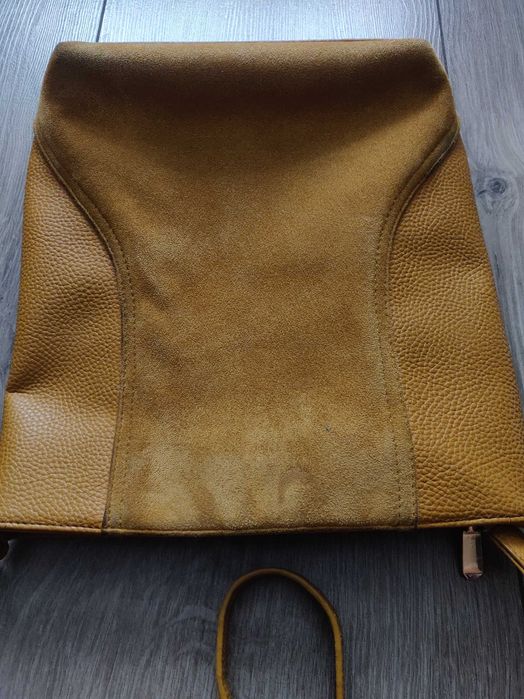 Кожаная сумка с вставками замши горчичного цвета 30х28х9 см.