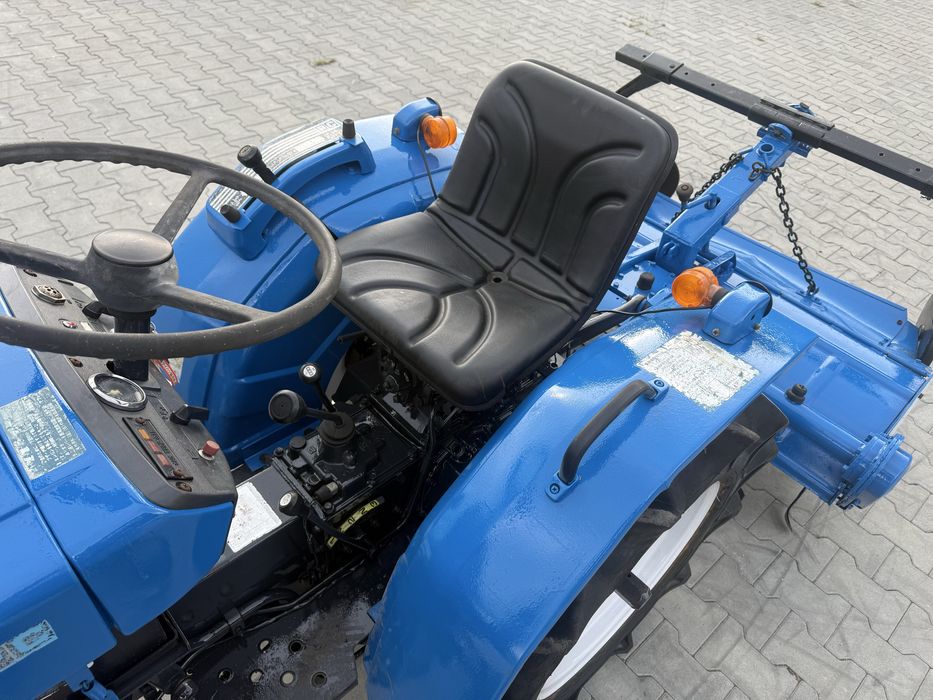 Японський трактор Mitsubishi D1550
