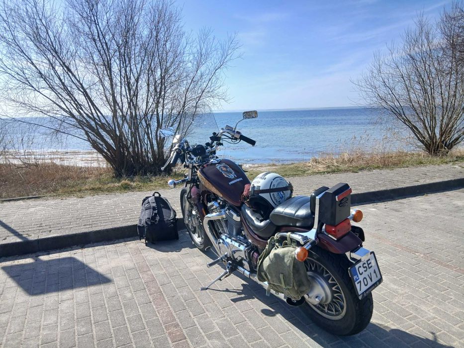 Suzuki intruder vs 700 1987r