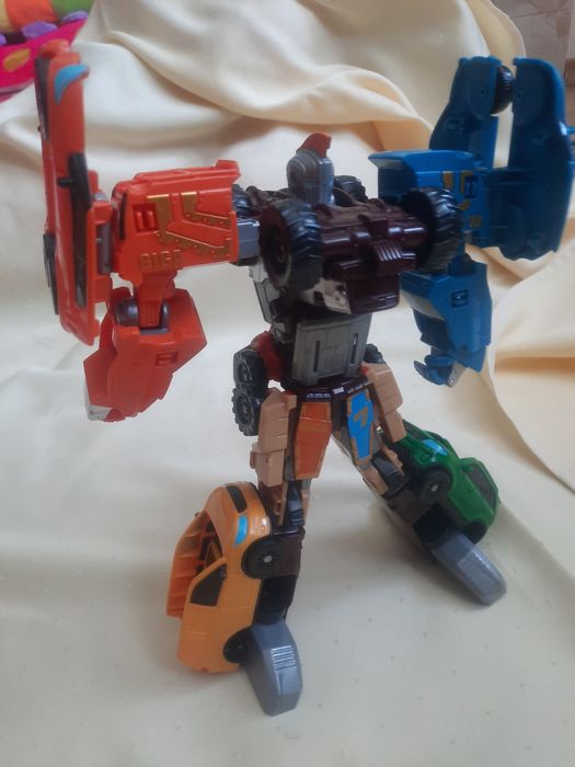 Тобот Гига 7. 6 машинок и вертолет.