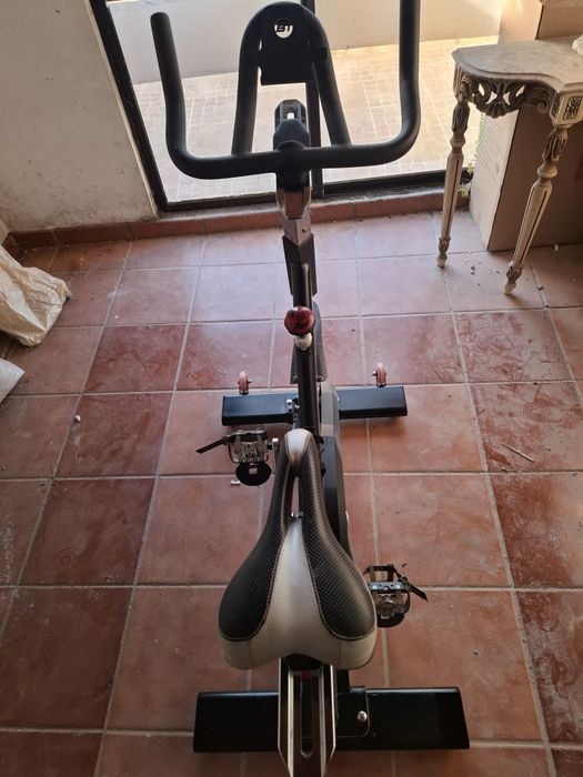 Bicicleta de spinning bodytone