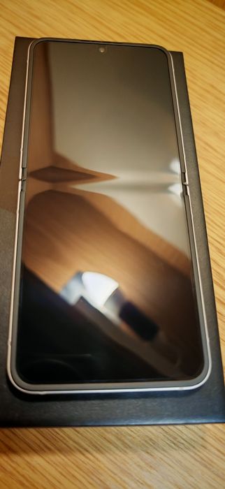 Samsung flip6 12/256 silver shadow