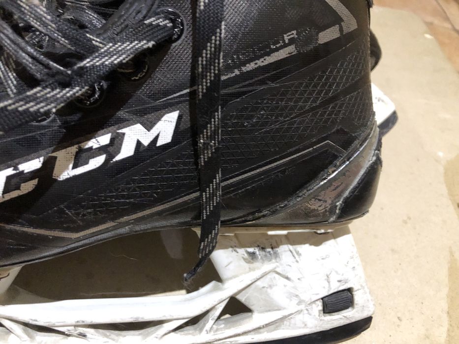 Коньки хоккейные