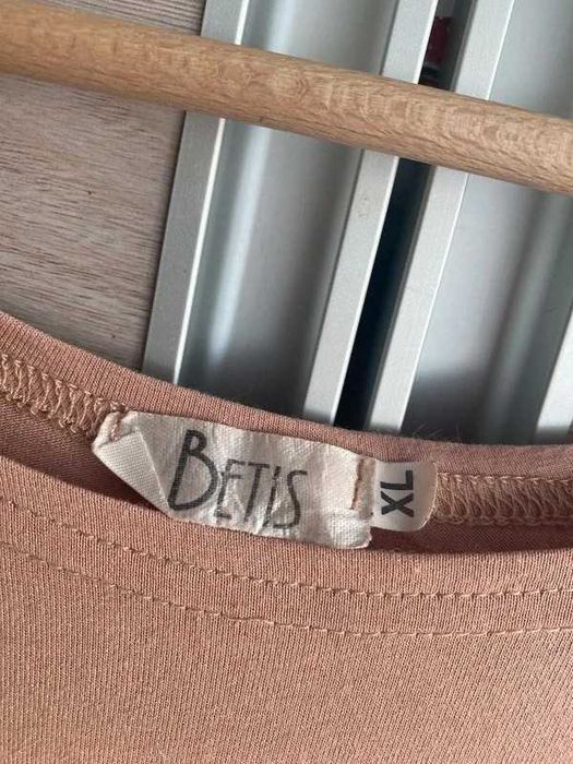 Wiskozowa bluzka z falbanką brudny róż Betis XL/XXL 42/44