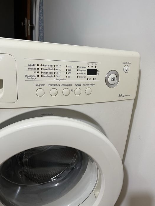 Máquina de lavar roupa Samsung