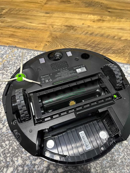 robot sprzątający iRobot Roomba i7