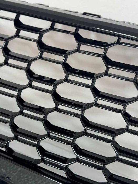 Решітка радіатора A4 B9 RS4