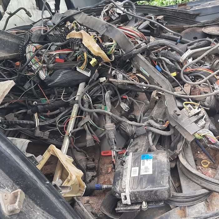 Кузов Peugeot 405 з проводкою пежо