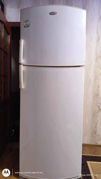 Продам холодильник Whirlpool