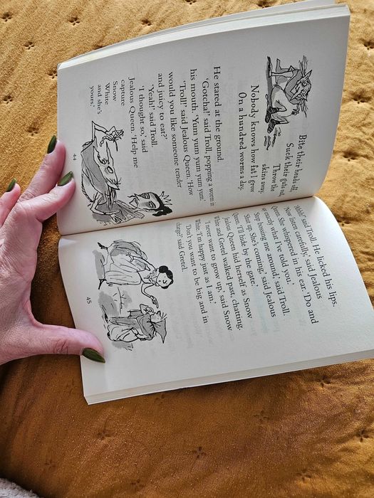 Livro em Inglês: Don't cook Cinderella, Francesca Simon