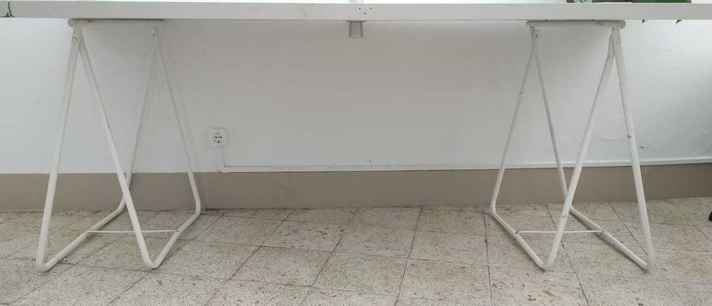 Elegant Black-and-White Table Easels64729956753795120