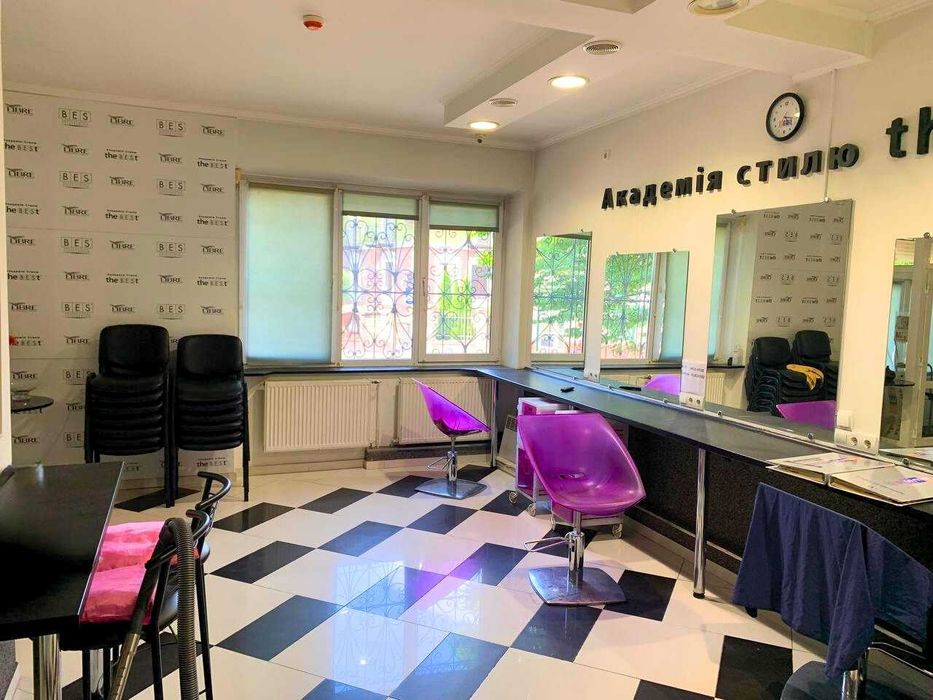 Оренда фасадного приміщення 62 м² під Салон/Офіс — Львів БЕЗ КОМІСІЇ