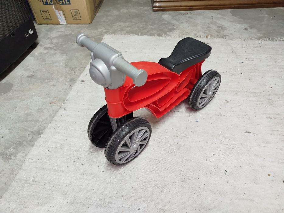 Mota de criança aprendizagem