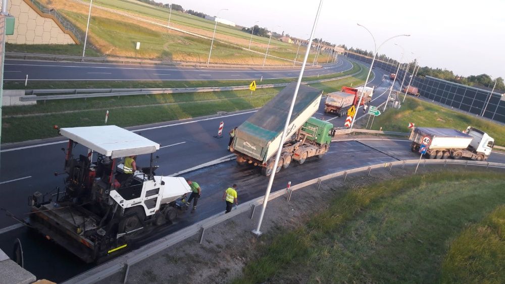 Układanie asfaltu budowa dróg parkingów asfaltowanie zalewanie spękań