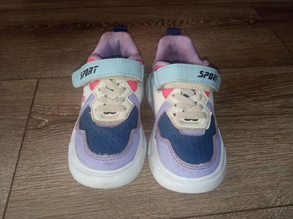 Кроссовки детские размер 24