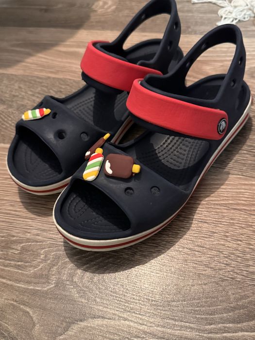 Оригінальні сандалі crocs