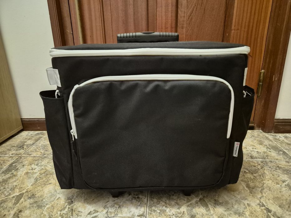 Máquina de Costura Jata 725 – Como Nova + Mala com Rodas