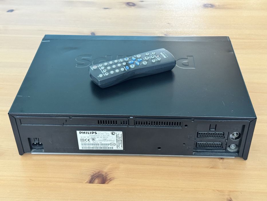 Odtwarzacz kaset VHS PHILIPS