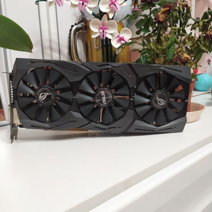 Продам GTX 1080 Ti 11gb Asus