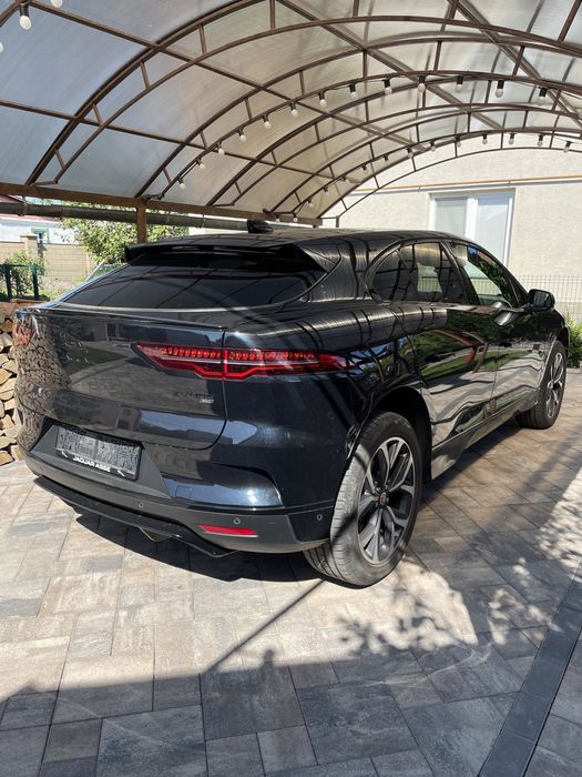 Бампер перед, зад Jaguar i-pace та інші запчастини.