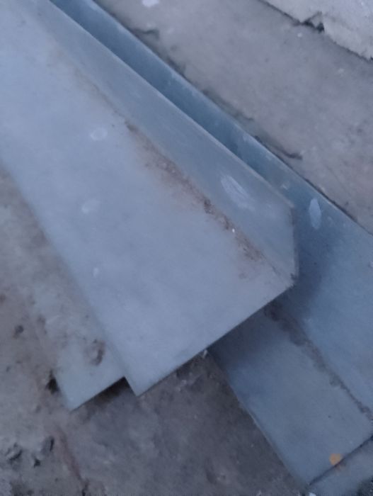 Продам уголок  Оцинковка 6метров  4/6/2