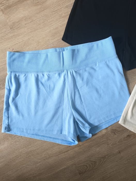 3 pak krótkich spodenek szorty 3 szt czarne błękitne i kremowe