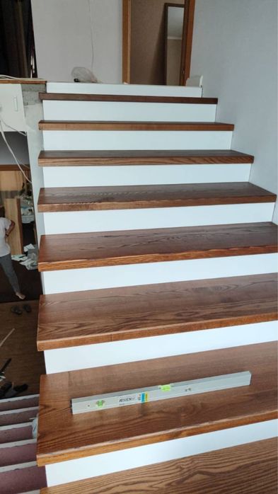 Деревʼяні сходи Львів виготовлення та монтаж дуба, бука та ясена