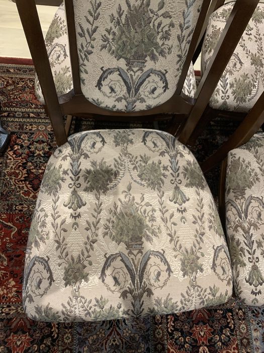 Krzesła stylowe, drewniane tapicerowane