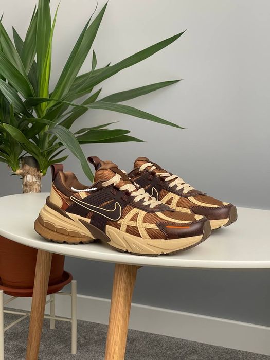 Кросівки Кроссовки Nike V2K Run Lt British Tan повсякденні