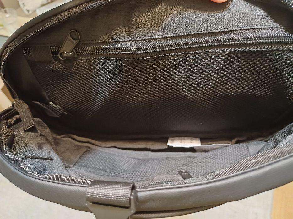 Torba na ramię Mercedesa