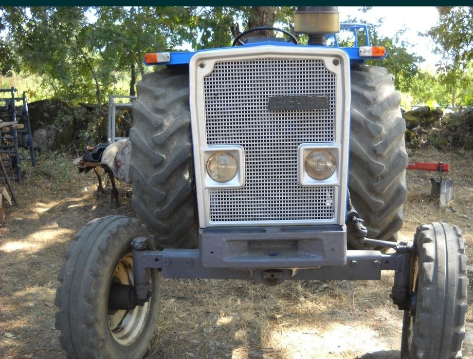 Trator EBRO 470 matriculado