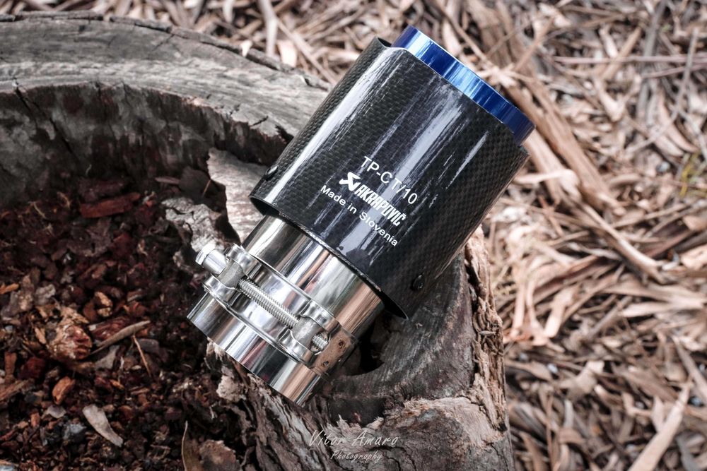 Ponteira de Escape Akrapovic em Carbono Glossy e Inox Burning|NOVA