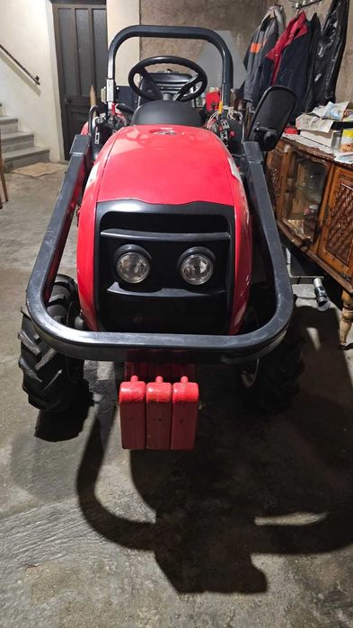 Trator Branson 2100 (587 horas)