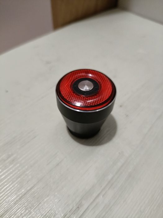 Lampka rowerowa tył LED cob automatyczną funkcją stop