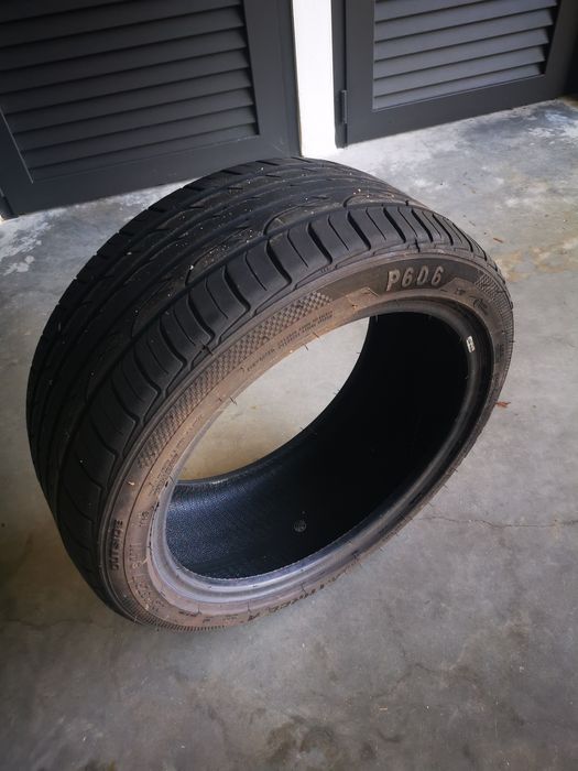 Pneu SemiNovo Three-A