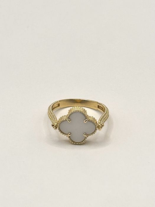 Złoty pierścionek dwustronny