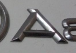 Audi A8 D2 A6 C4 emblemat znaczek logo na klapę bagażnika