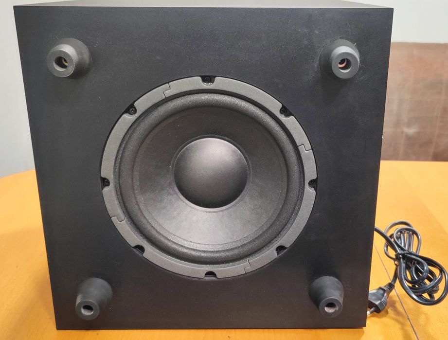 Kolumna  aktywna  subwoofer JBL