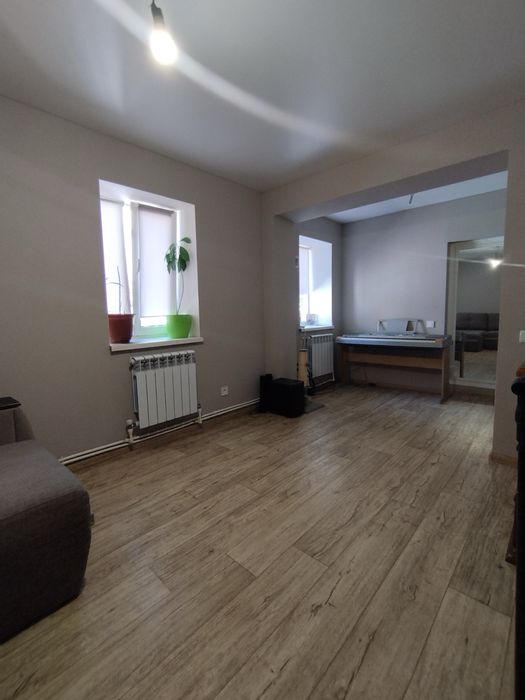 Продаж гарної частини будинку в комфортному р-ні Сєдова. Новинка!