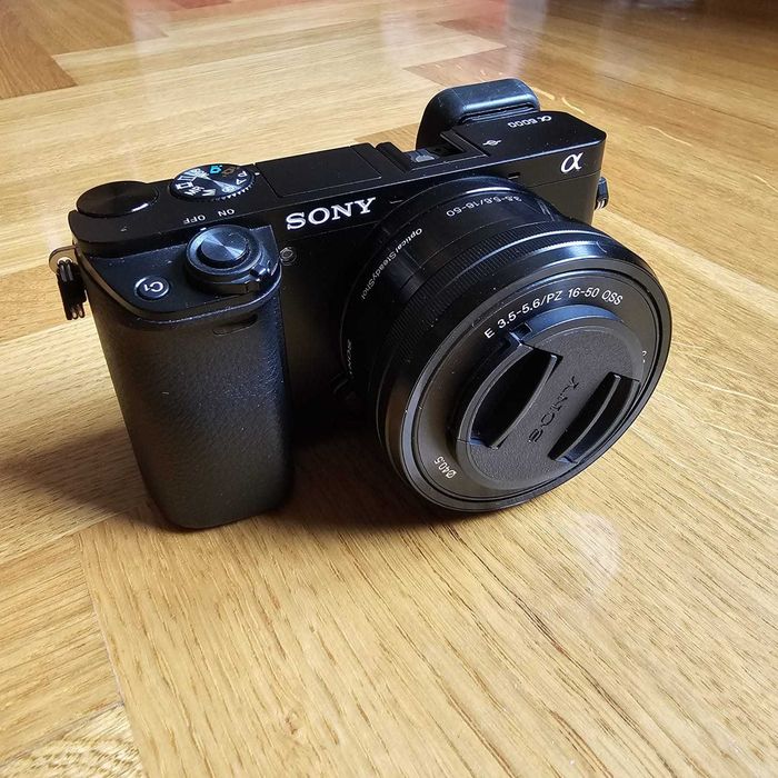 Aparat Sony a6000 + akcesoria ---> zaledwie 1739 zdjęć!