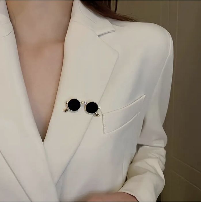 Broszka w kształcie okularów