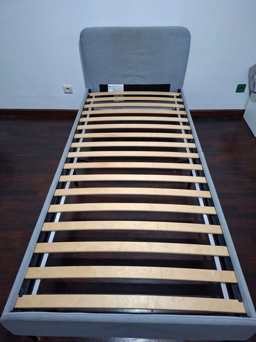 Cama de solteiro ikea