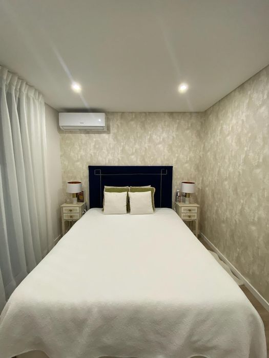 Cama 160x200 com estrado elevatório + cabeceira