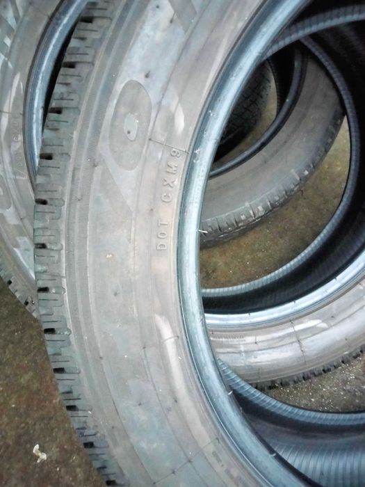 235 55 R20 Toyo.