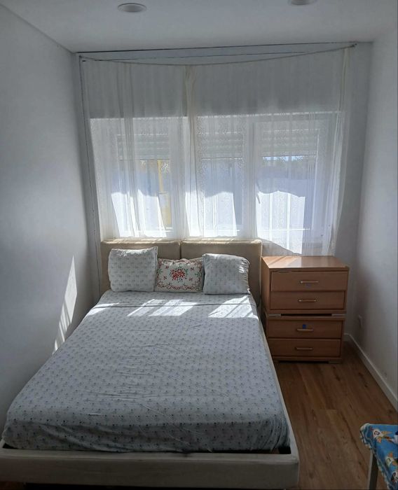 Alugua -se quarto