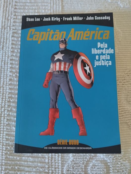 Livro de Banda Desenhada Série Ouro  Capitão América